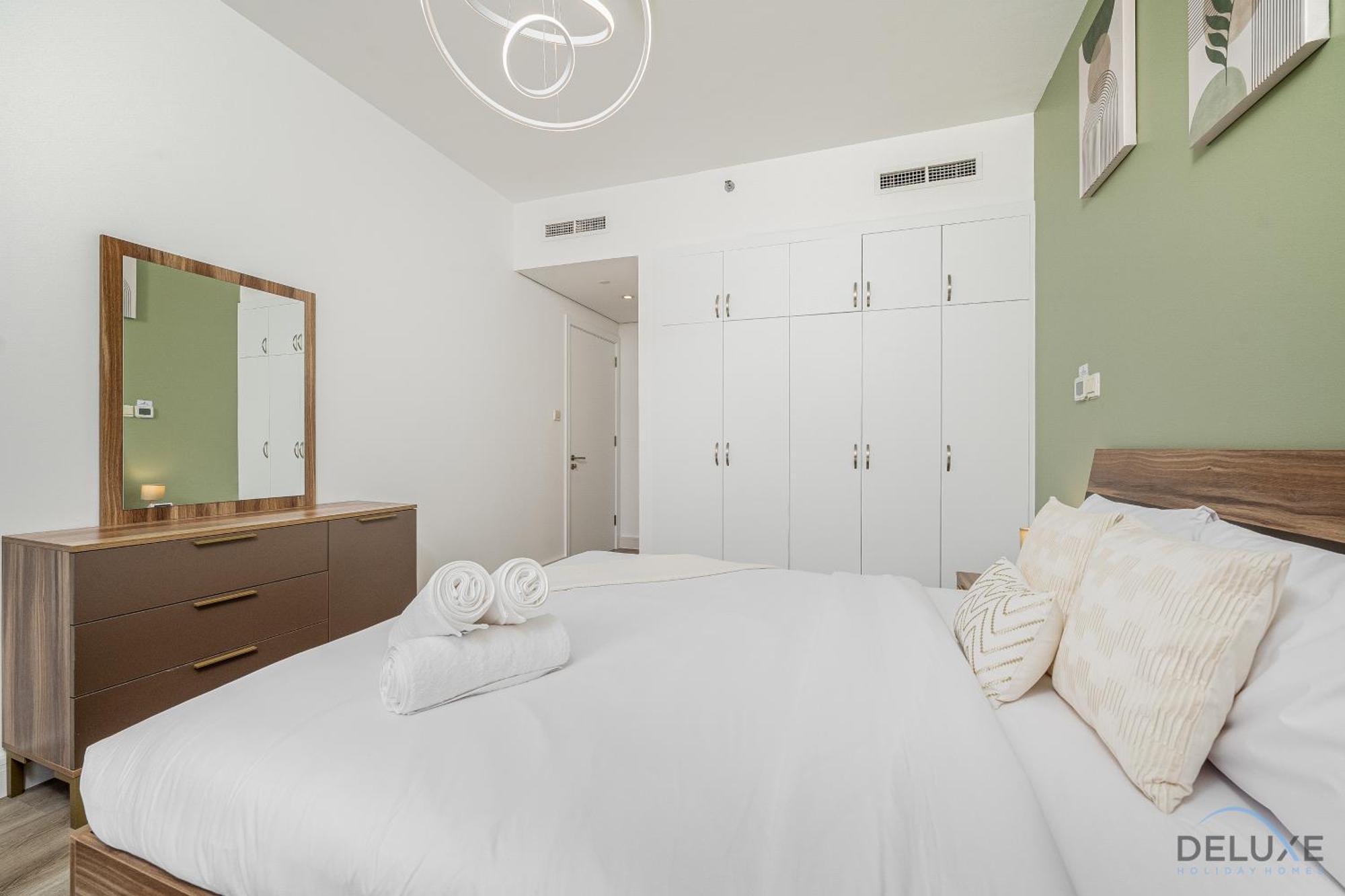 Comfortable 1br In Marina Tower, Marina By Deluxe Homes Apartment