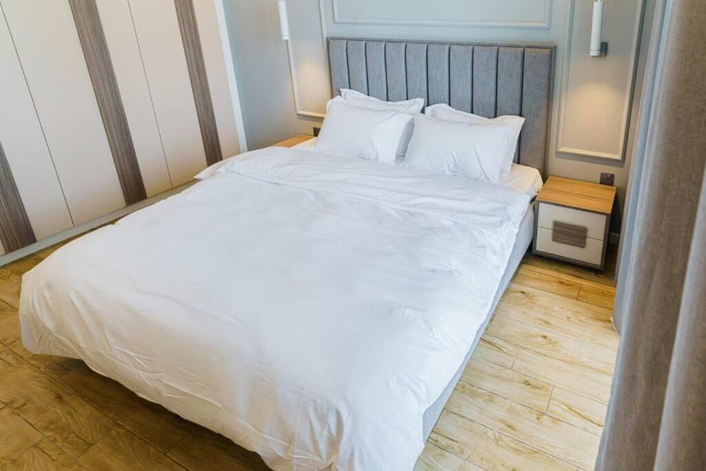 Apartment Premium 1 Bedroom At Diamond Jumeirah Garden 1 *