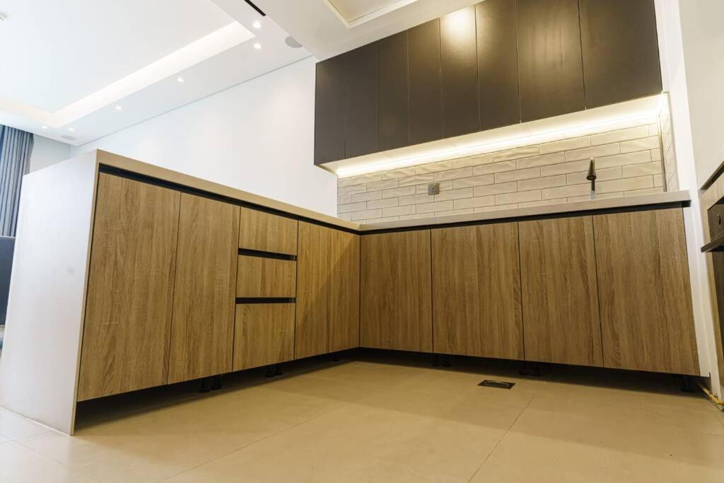 Apartment Premium 1 Bedroom At Diamond Jumeirah Garden 1 *