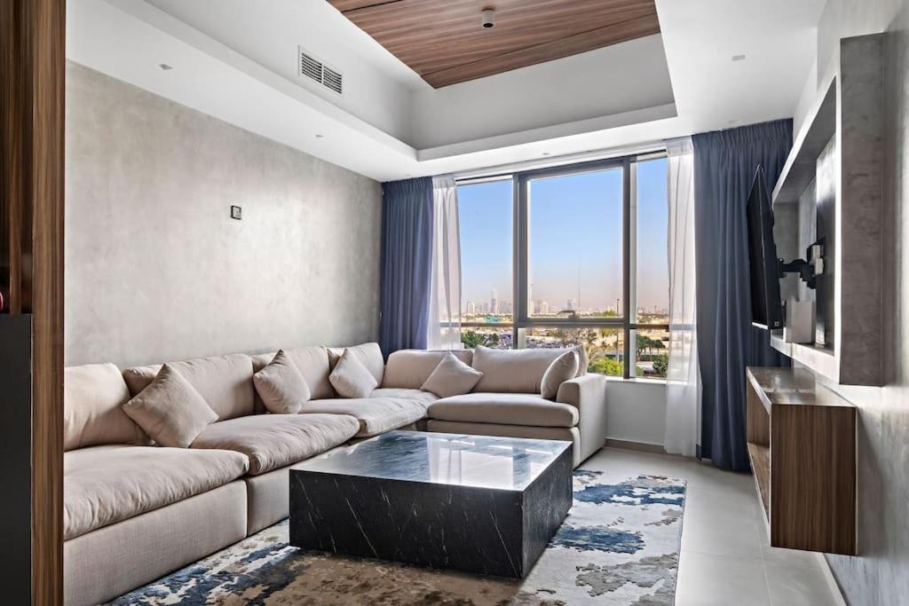 Apartment Amazing 1br Located In The Heart Of Dubai,jlt Dubai