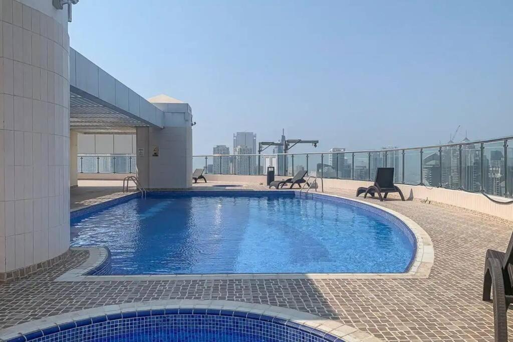 Apartment Amazing 1br Located In The Heart Of Dubai,jlt