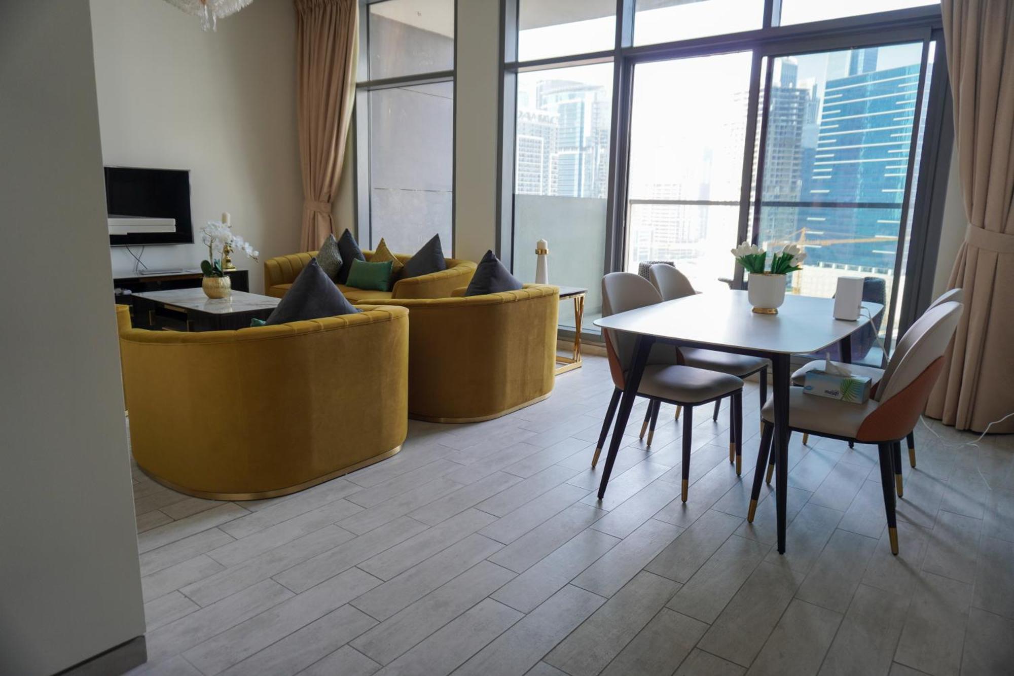 2-bedroom Unit - Business Bay * Dubai