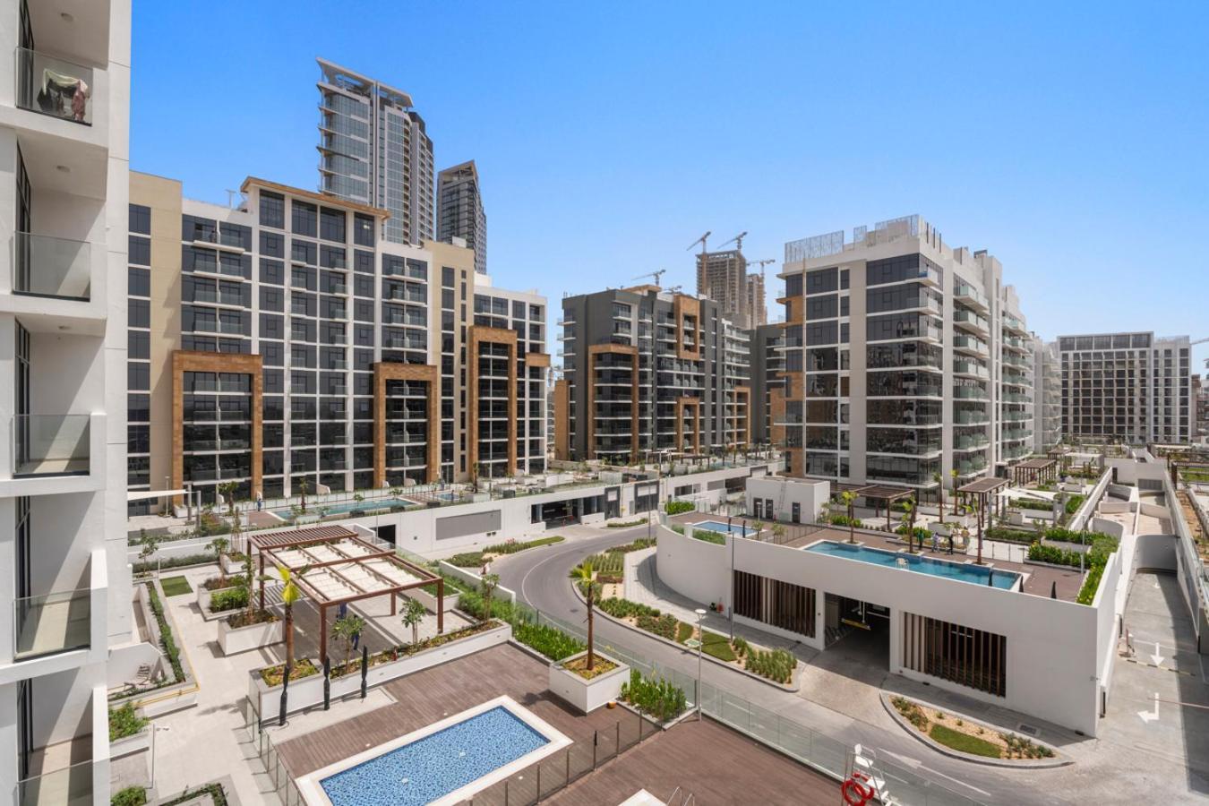 Stonetree - Azizi Riviera 36 - Brand New