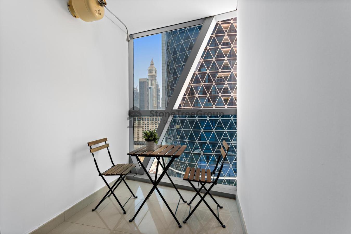 Stonetree - Park Towers - Near The Metro Dubai