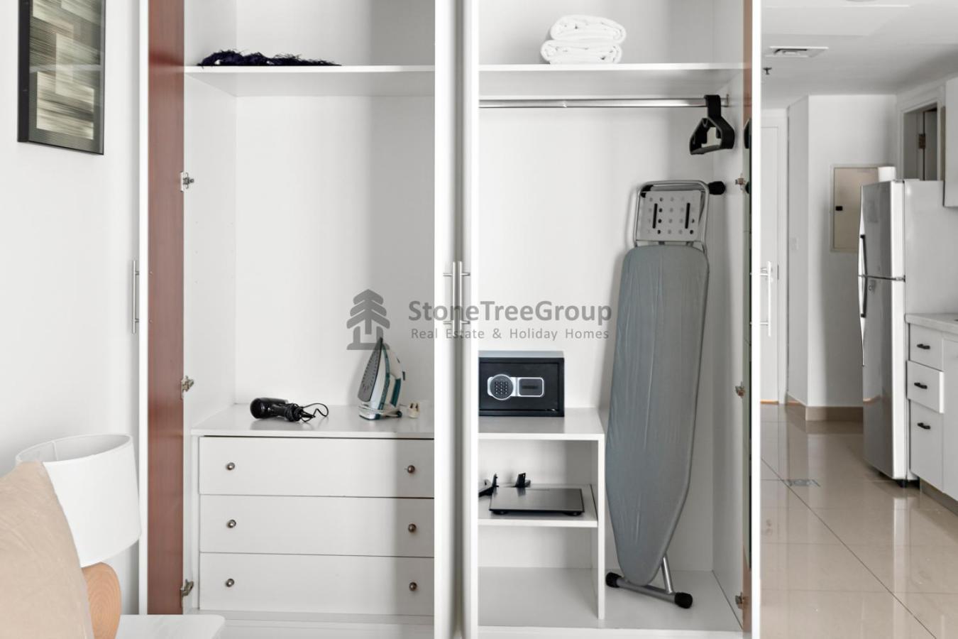 Stonetree - Park Towers - Near The Metro Apartment