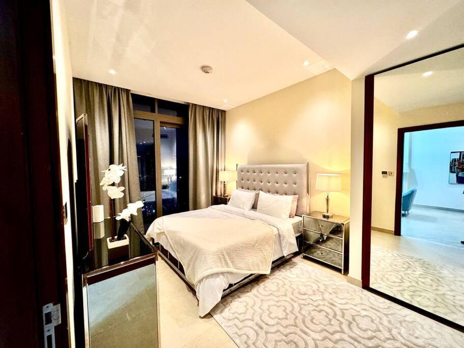 Marina Gate 1 Deluxe Apartment *