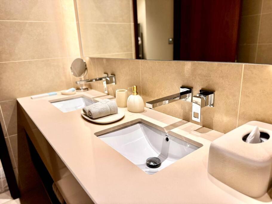 Marina Gate 1 Deluxe Apartment Dubai