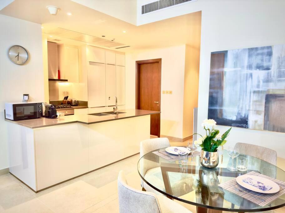 Marina Gate 1 Deluxe Apartment *