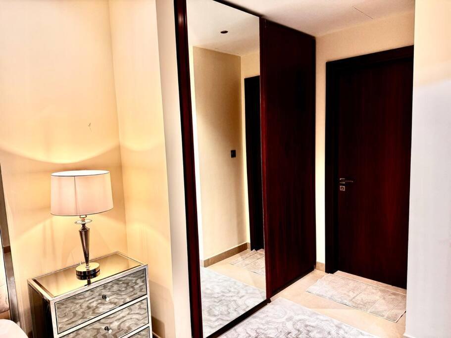 Marina Gate 1 Deluxe Apartment *