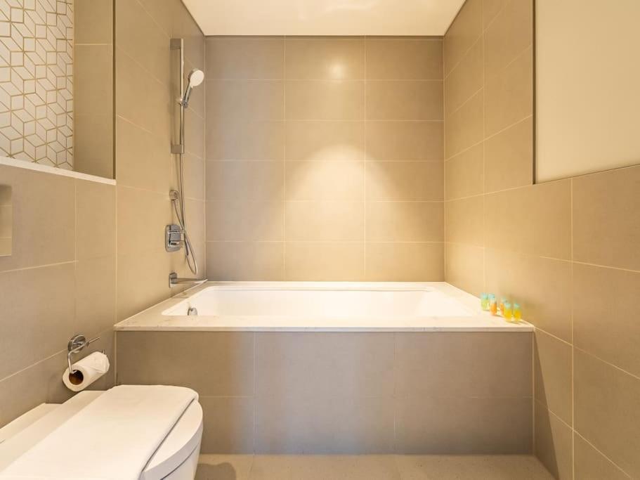 Harbourview Hideaway - 2br Creek Island Escape Dubai