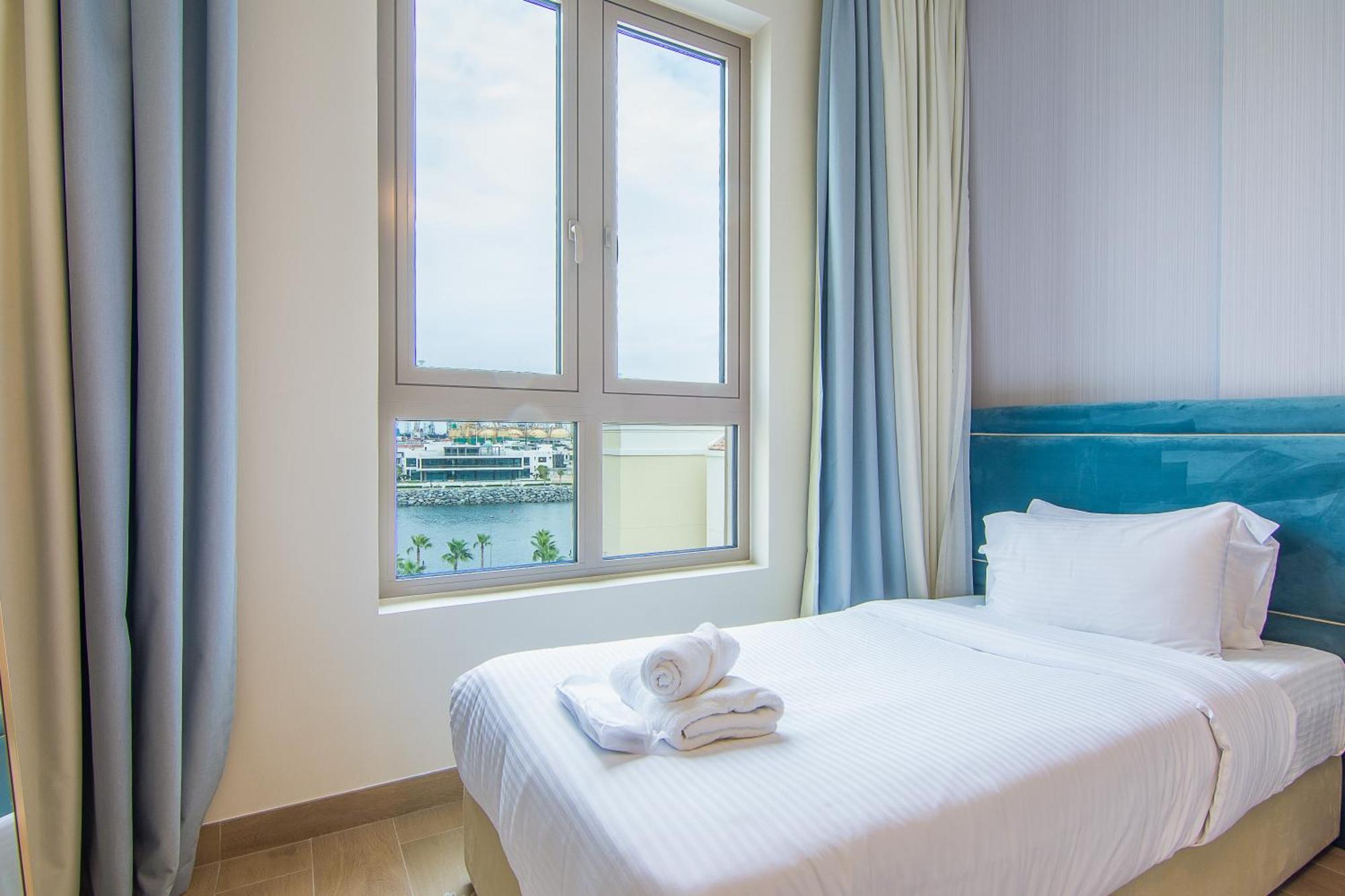 Affluent 2br With Access - La Cote Apartment