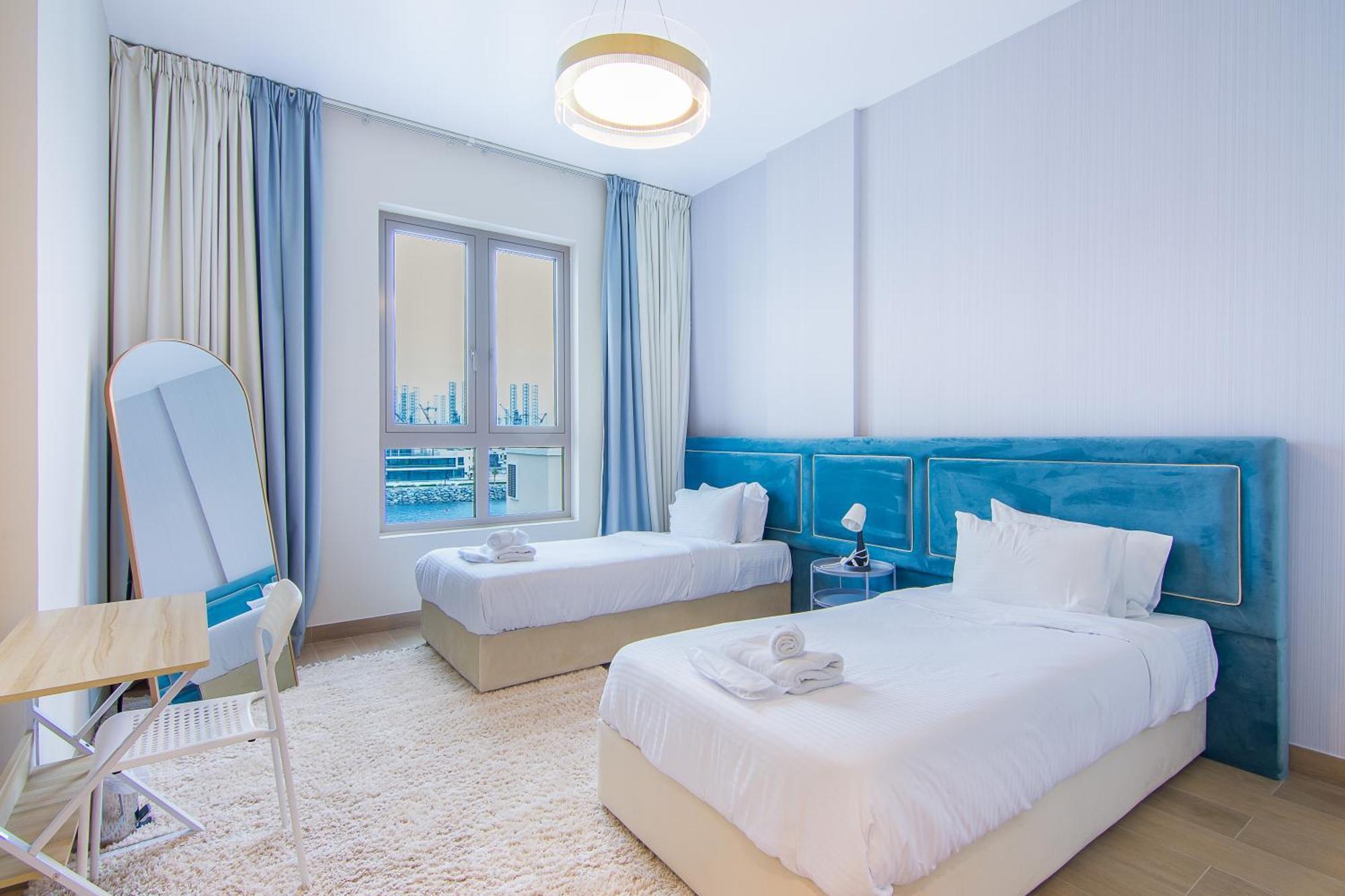 Affluent 2br With Access - La Cote Apartment *