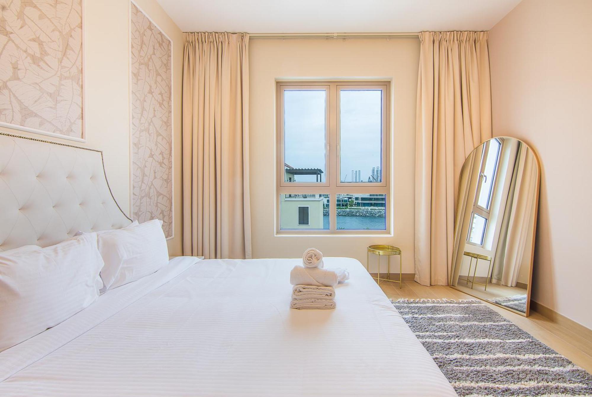 Apartment Affluent 2br With Access - La Cote Dubai