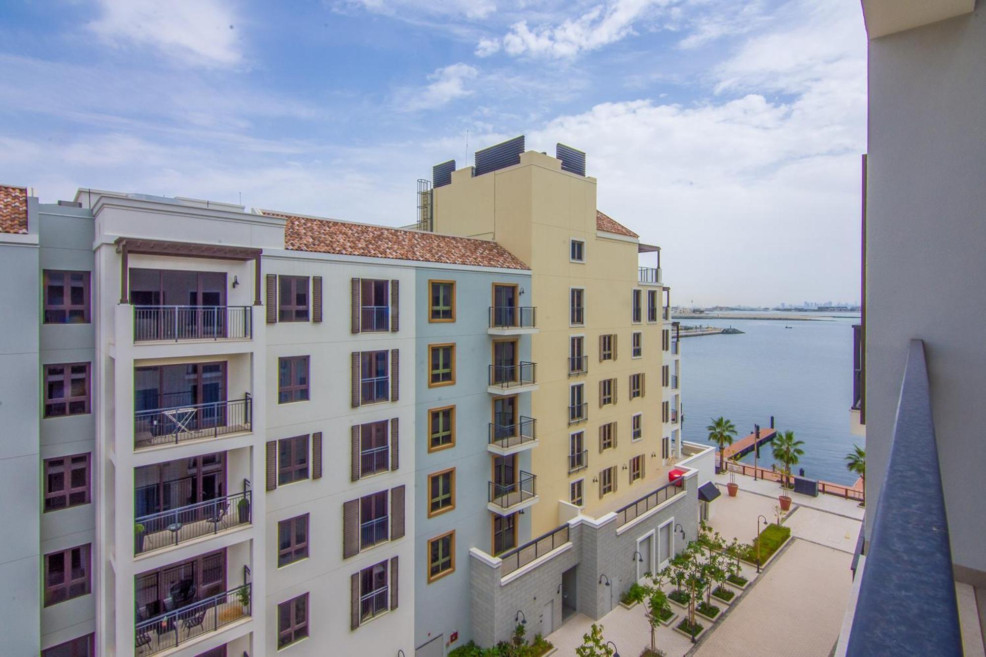 Apartment Affluent 2br With Access - La Cote Dubai