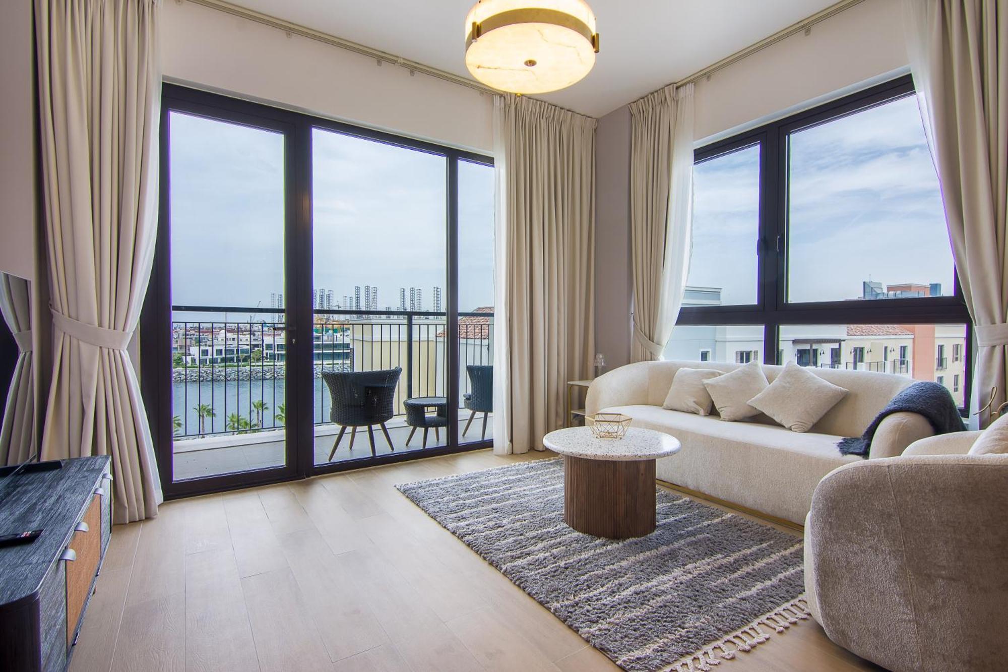 Apartment Affluent 2br With Access - La Cote Dubai