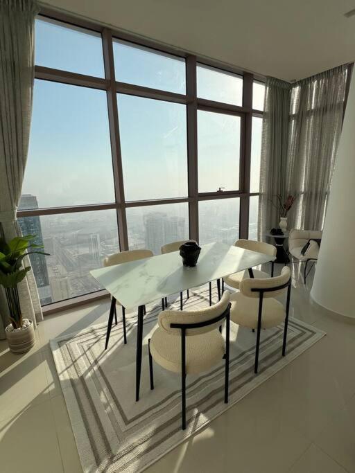 Amazing Burj And Sea View Apartment Dubai
