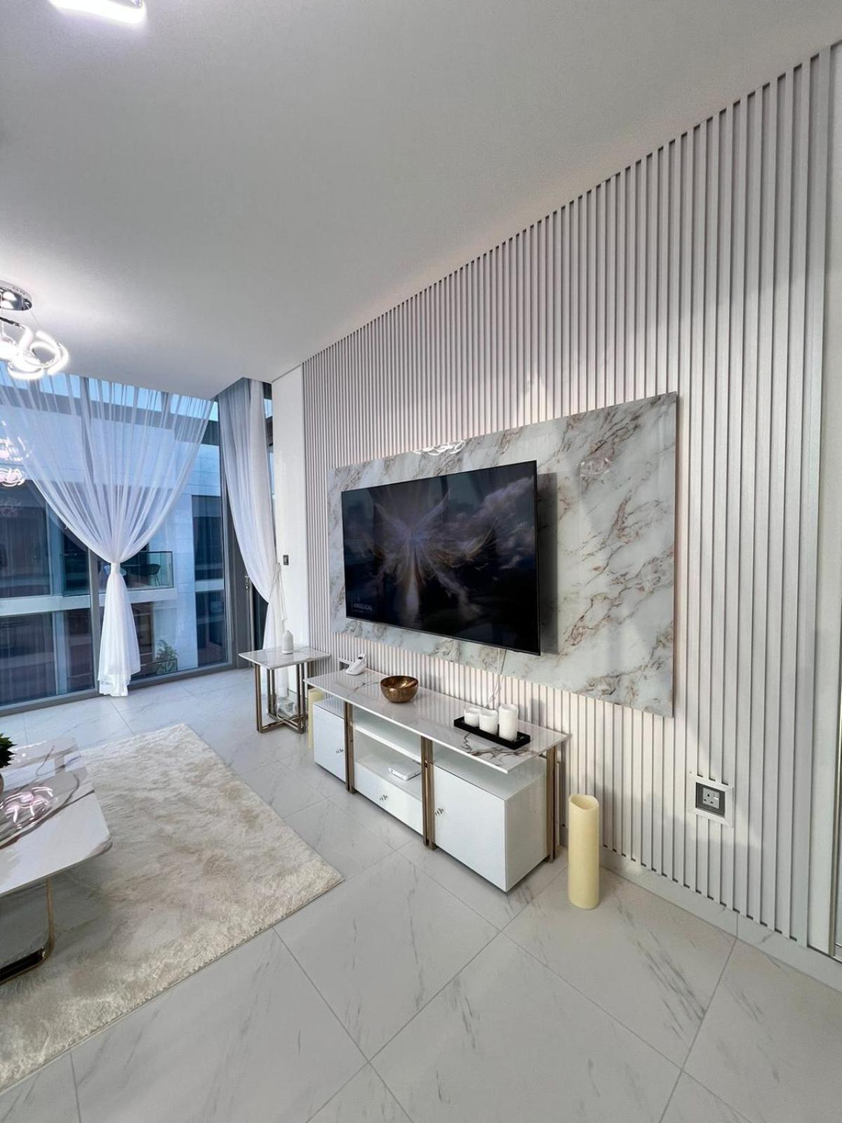 Manzil - 1br In Mbr With Lagoon Access & Burj View Dubai