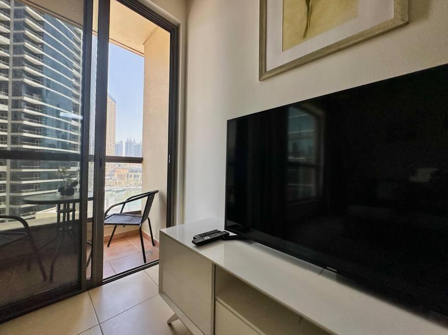 Stunning Marina Views - Sleeps 4 Apartment Dubai