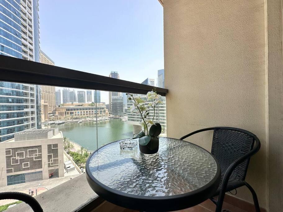 Stunning Marina Views - Sleeps 4 Apartment *