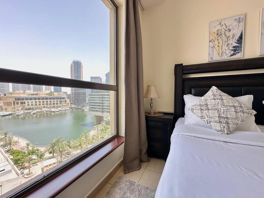 Apartment Stunning Marina Views - Sleeps 4 *