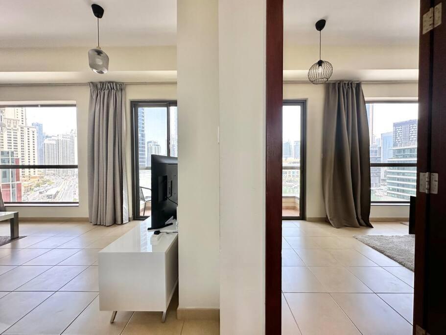 Apartment Stunning Marina Views - Sleeps 4 Dubai