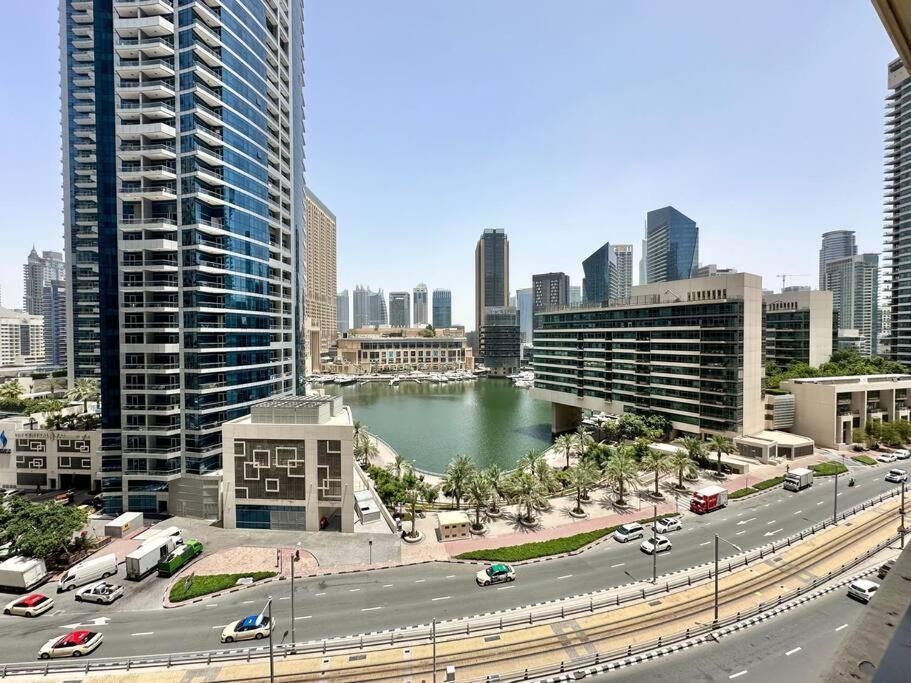 Apartment Stunning Marina Views - Sleeps 4