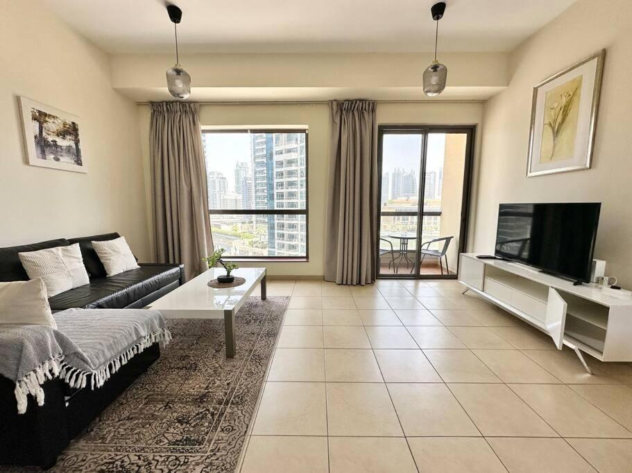 Stunning Marina Views - Sleeps 4 * Dubai