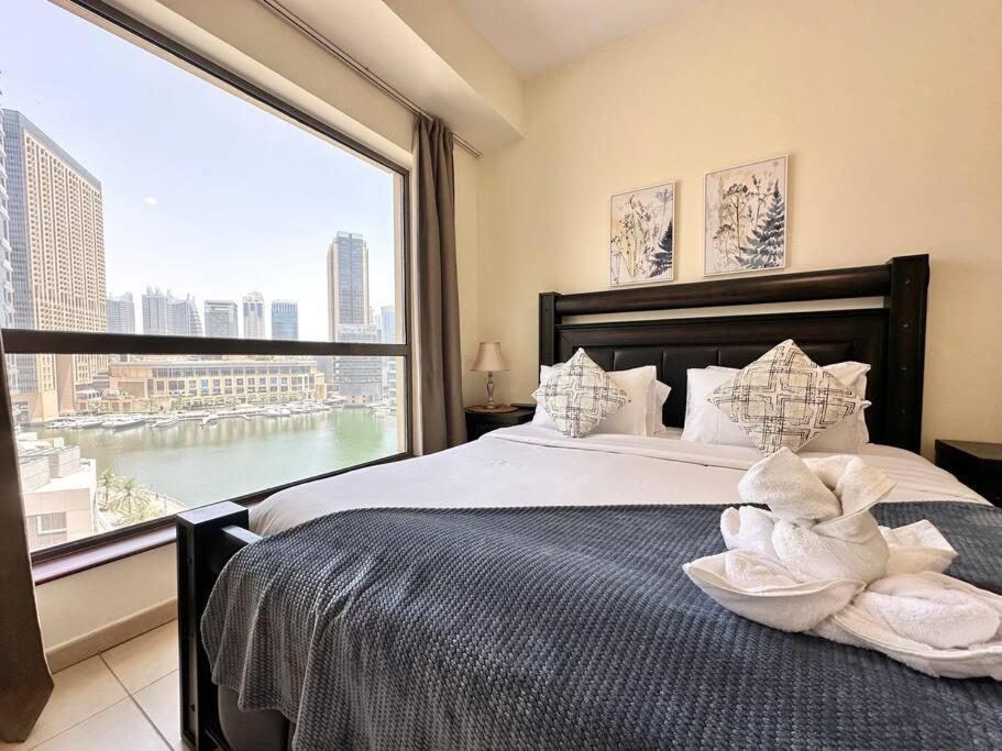 Apartment Stunning Marina Views - Sleeps 4 Dubai