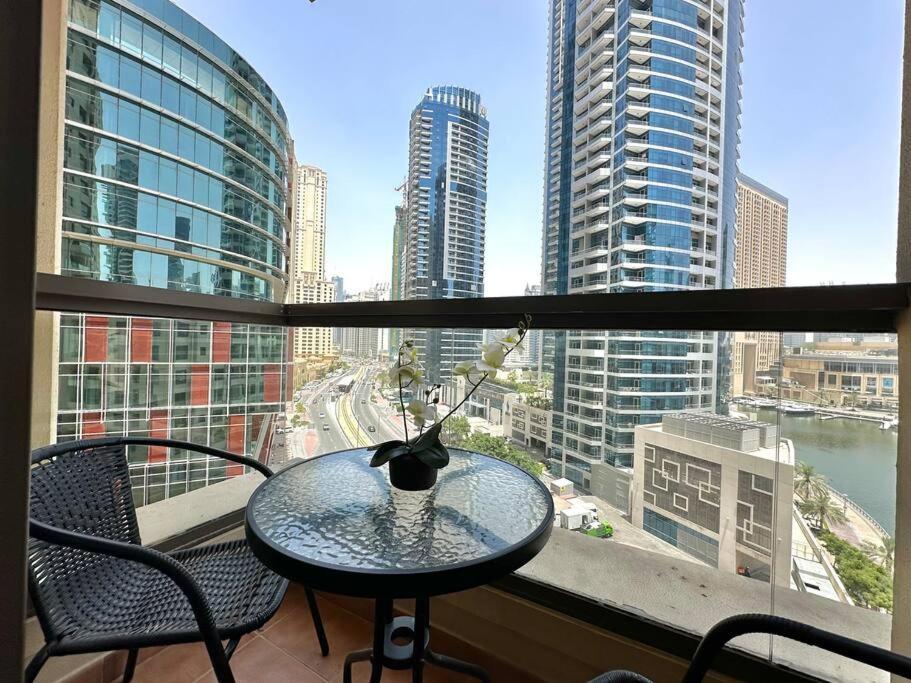 Apartment Stunning Marina Views - Sleeps 4