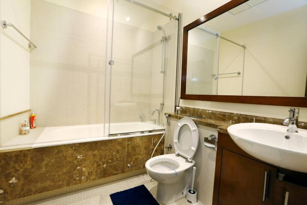 Brown Stone Homes Burj Khlifa * Dubai