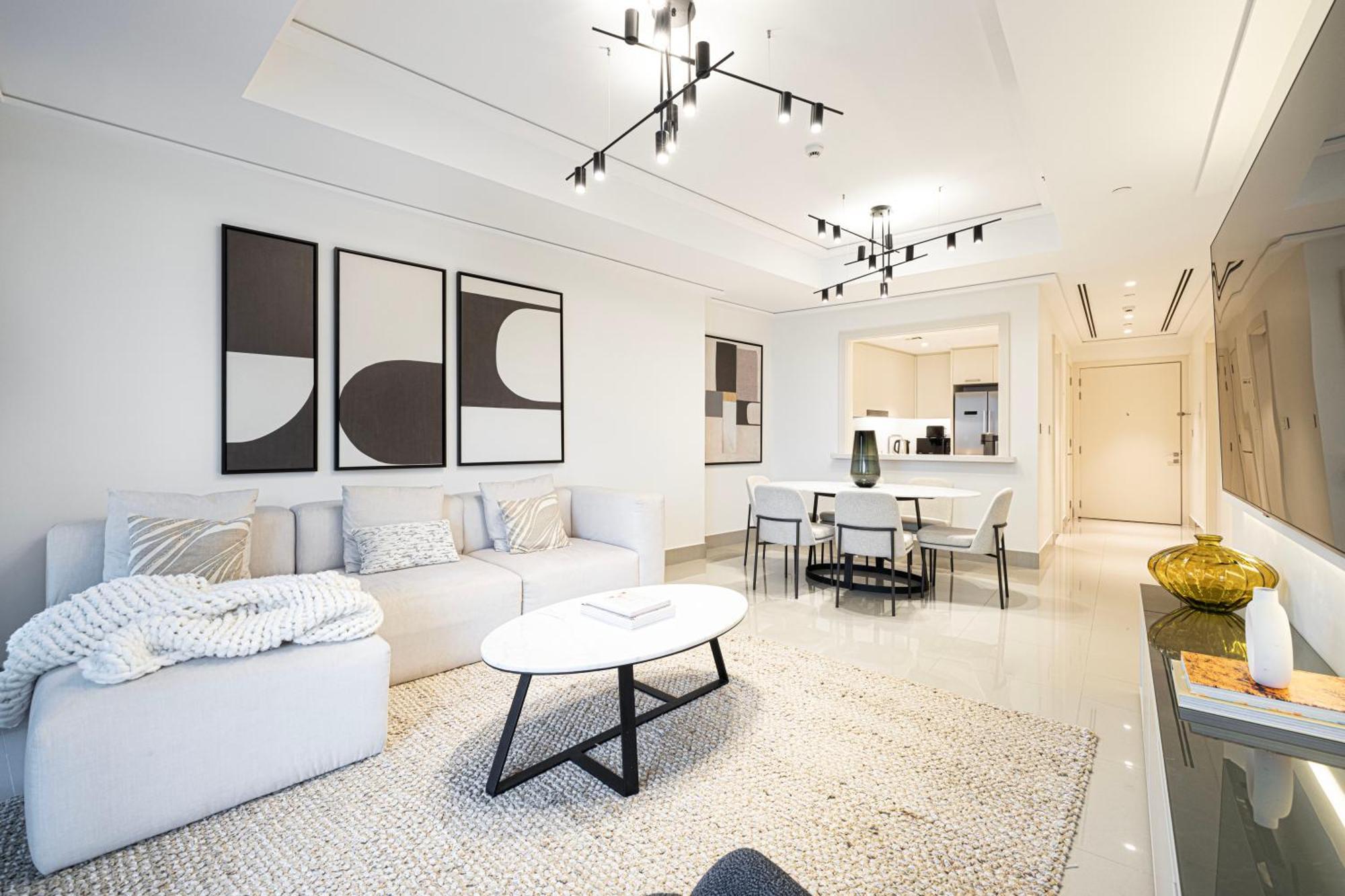 Apartment Stunning Burj & Fountain Views Luxury 2 Br Dubai