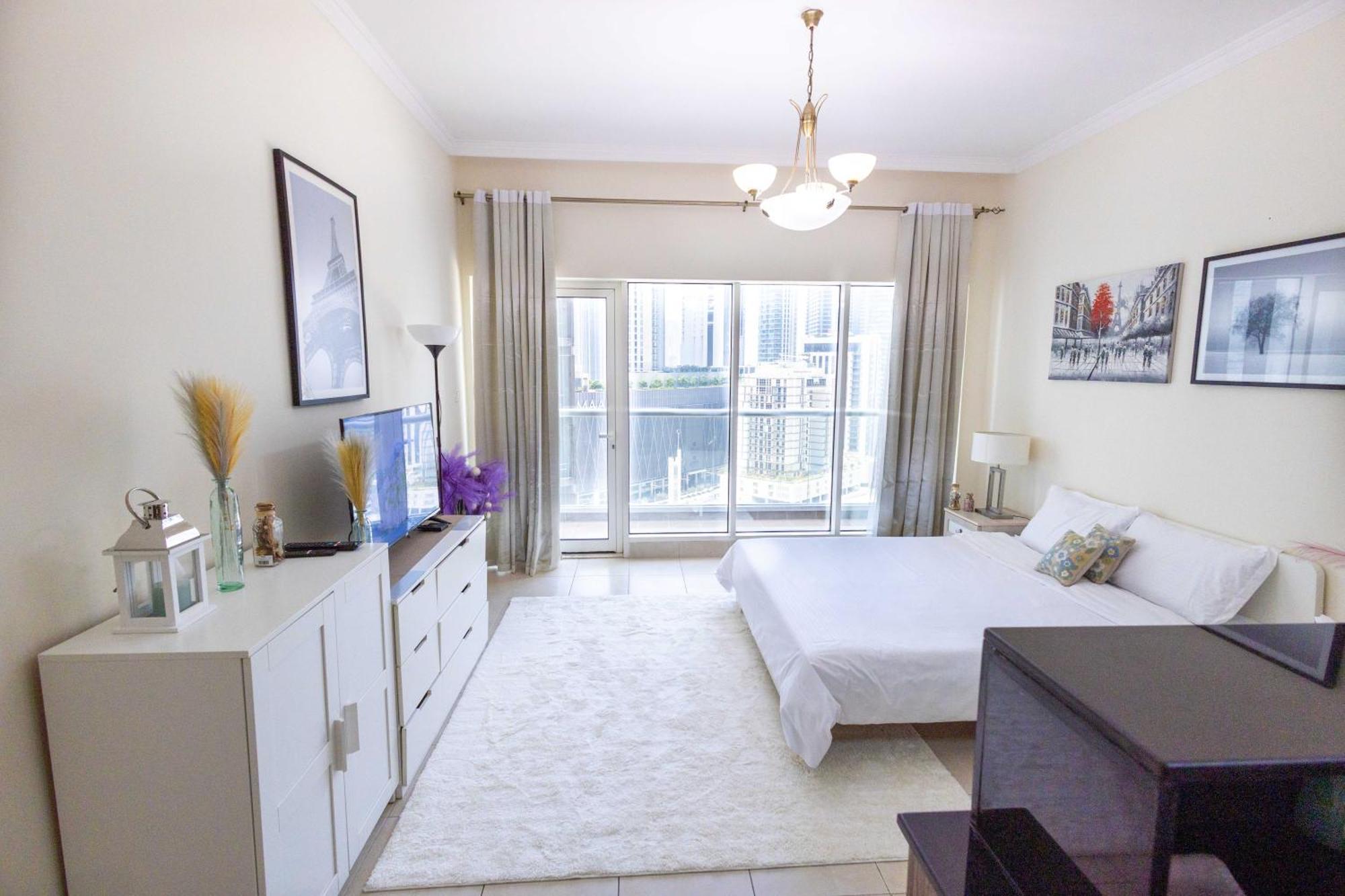 Apartment Lux Studio Apartment, Burj Al Nujoom