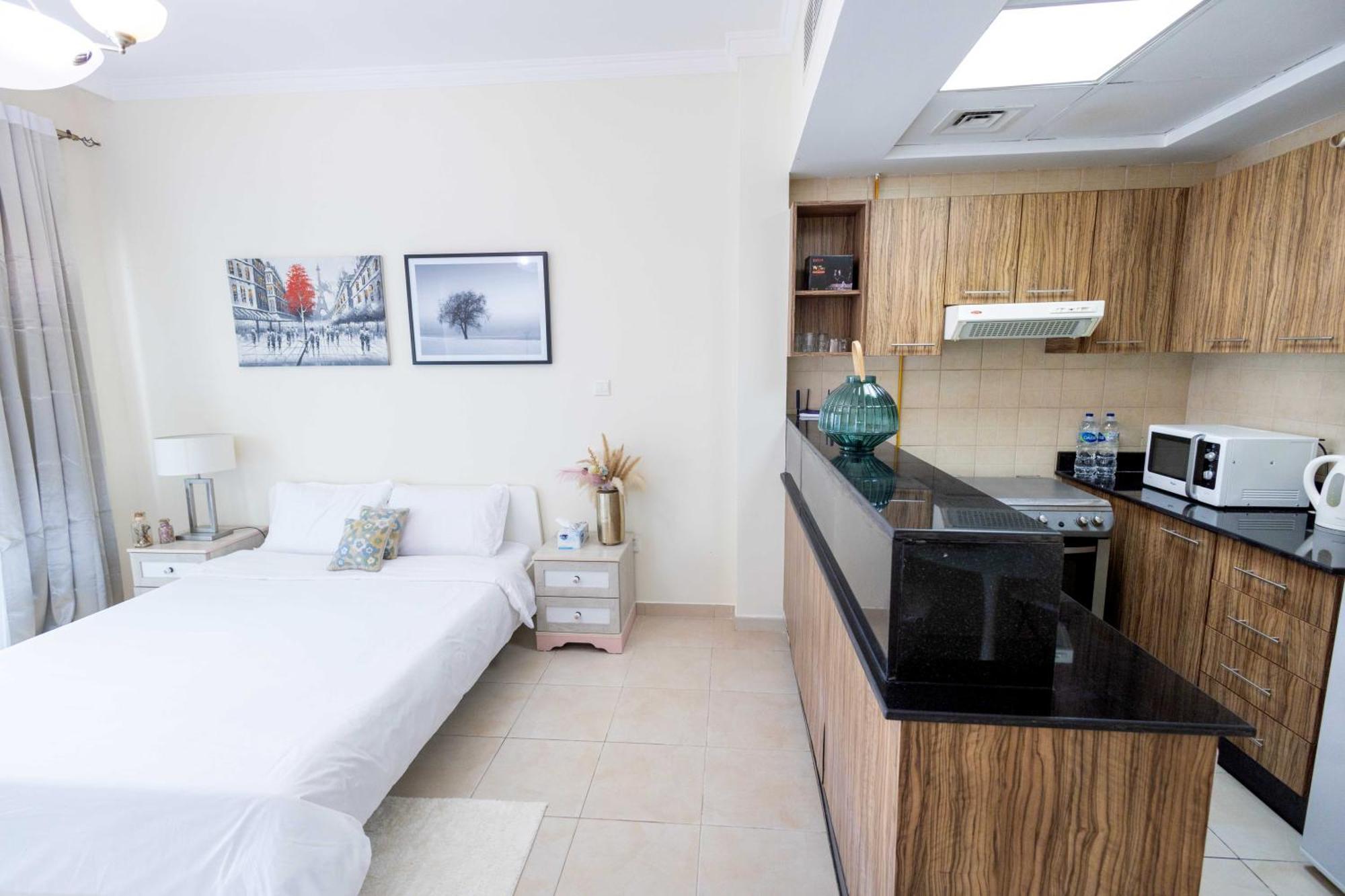 Apartment Lux Studio Apartment, Burj Al Nujoom