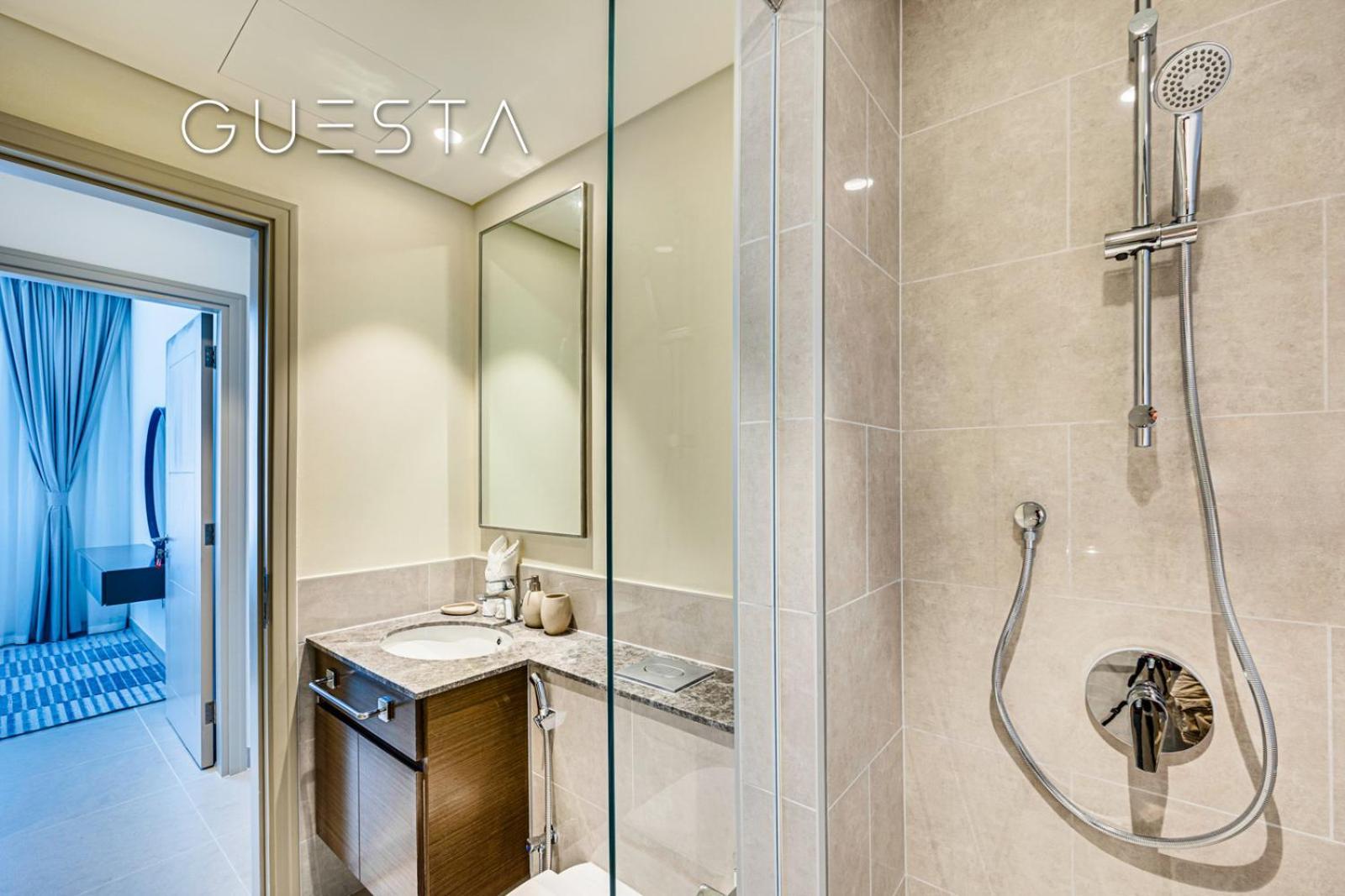 Tower - Fountain View, Downtown Apartment