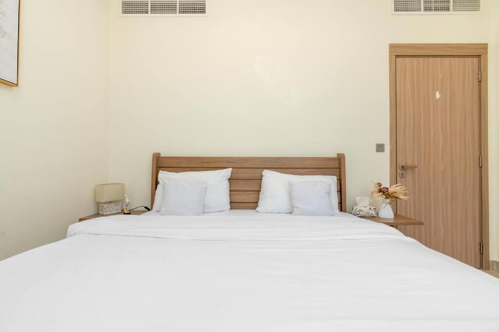 1 Bedroom - 12 Min From Downtown - Azizi Riviera *