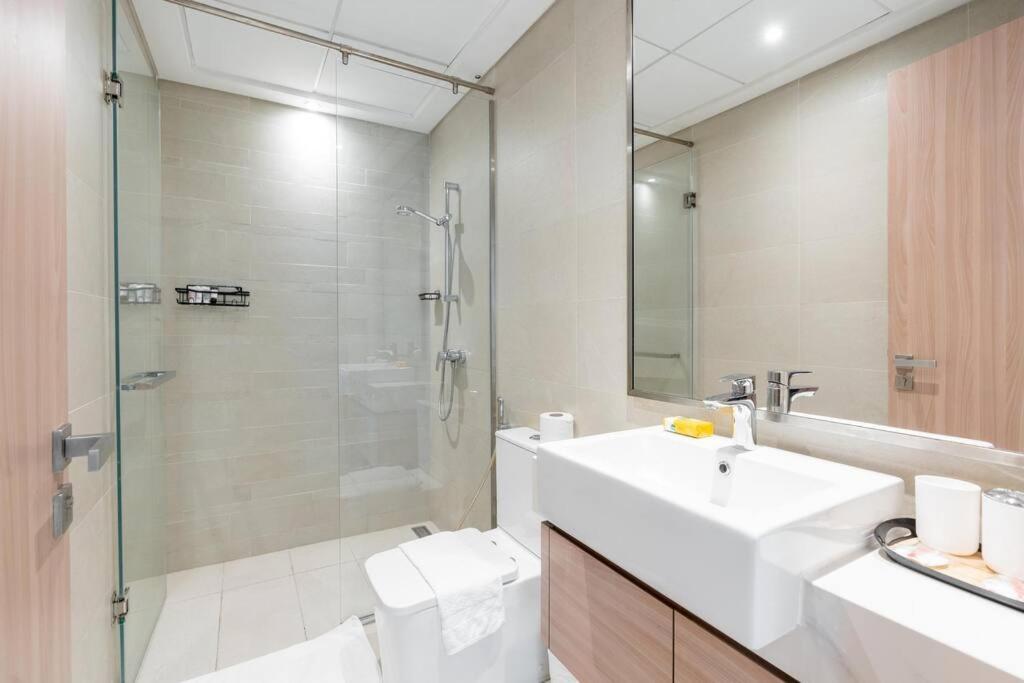 Apartment 1 Bedroom - 12 Min From Downtown - Azizi Riviera *