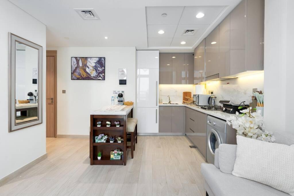 1 Bedroom - 12 Min From Downtown - Azizi Riviera *