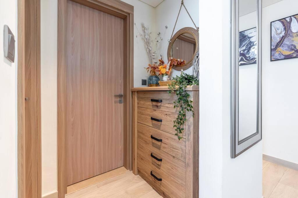 Apartment 1 Bedroom - 12 Min From Downtown - Azizi Riviera