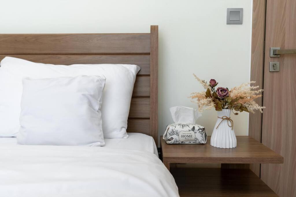 1 Bedroom - 12 Min From Downtown - Azizi Riviera *