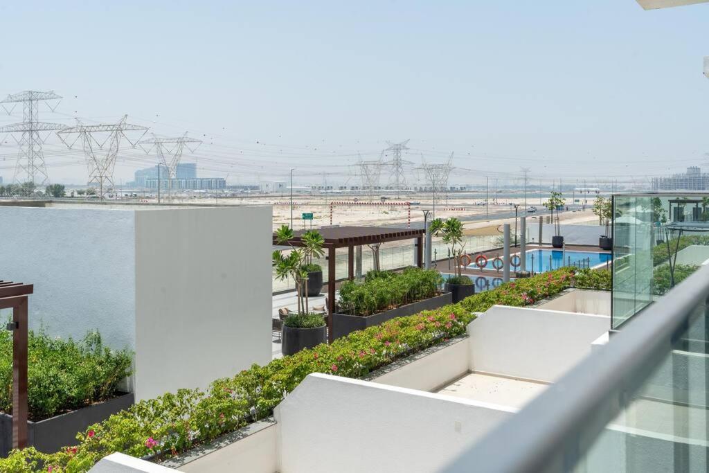 1 Bedroom - 12 Min From Downtown - Azizi Riviera Apartment *