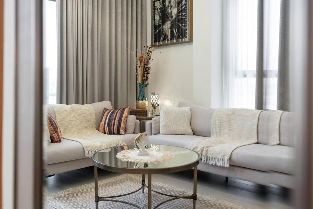 1 Bedroom - 12 Min From Downtown - Azizi Riviera Apartment *