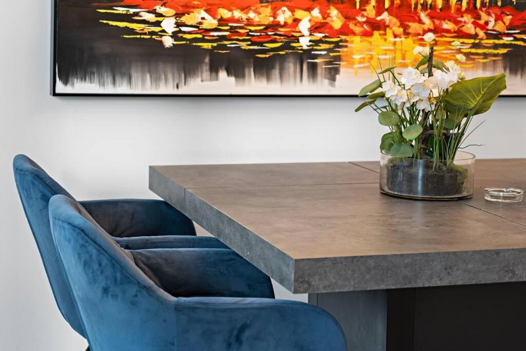 Apartment First Class 1br Stylish With Expansive Terrace *
