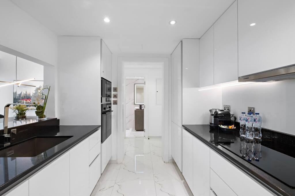 First Class 1br Stylish With Expansive Terrace *