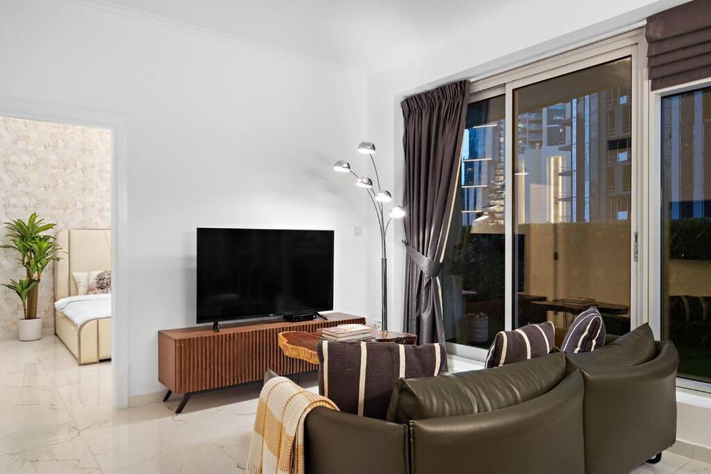 First Class 1br Stylish With Expansive Terrace