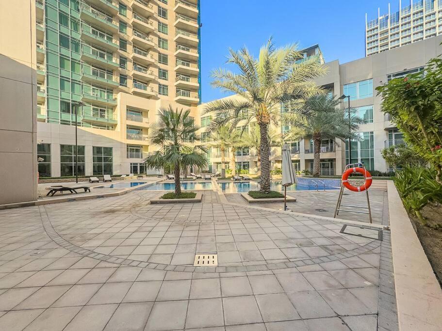 First Class 1br Stylish With Expansive Terrace Apartment