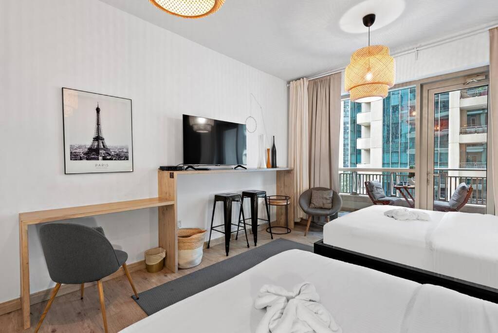 First Class 1B Stylish Downtown Retreat Dubai