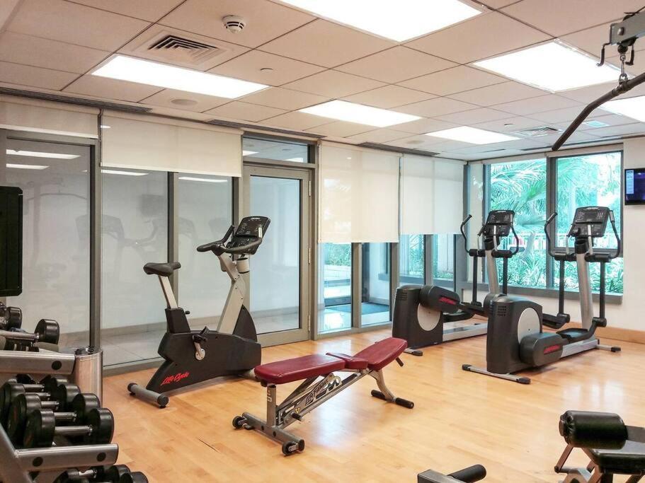 First Class 1B Stylish Downtown Retreat Apartment
