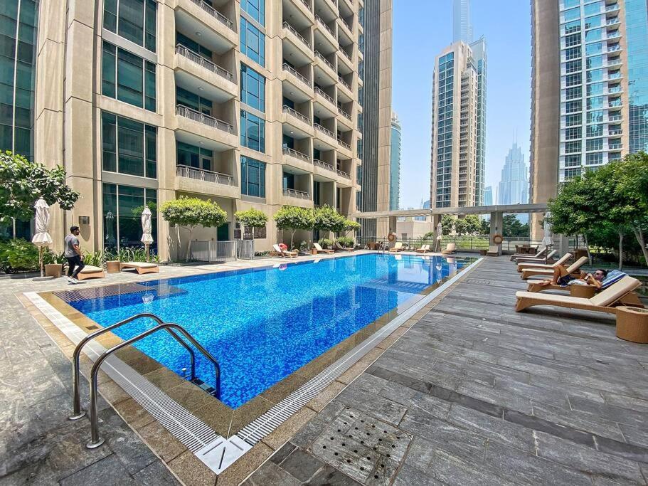 First Class 1B Stylish Downtown Retreat Apartment