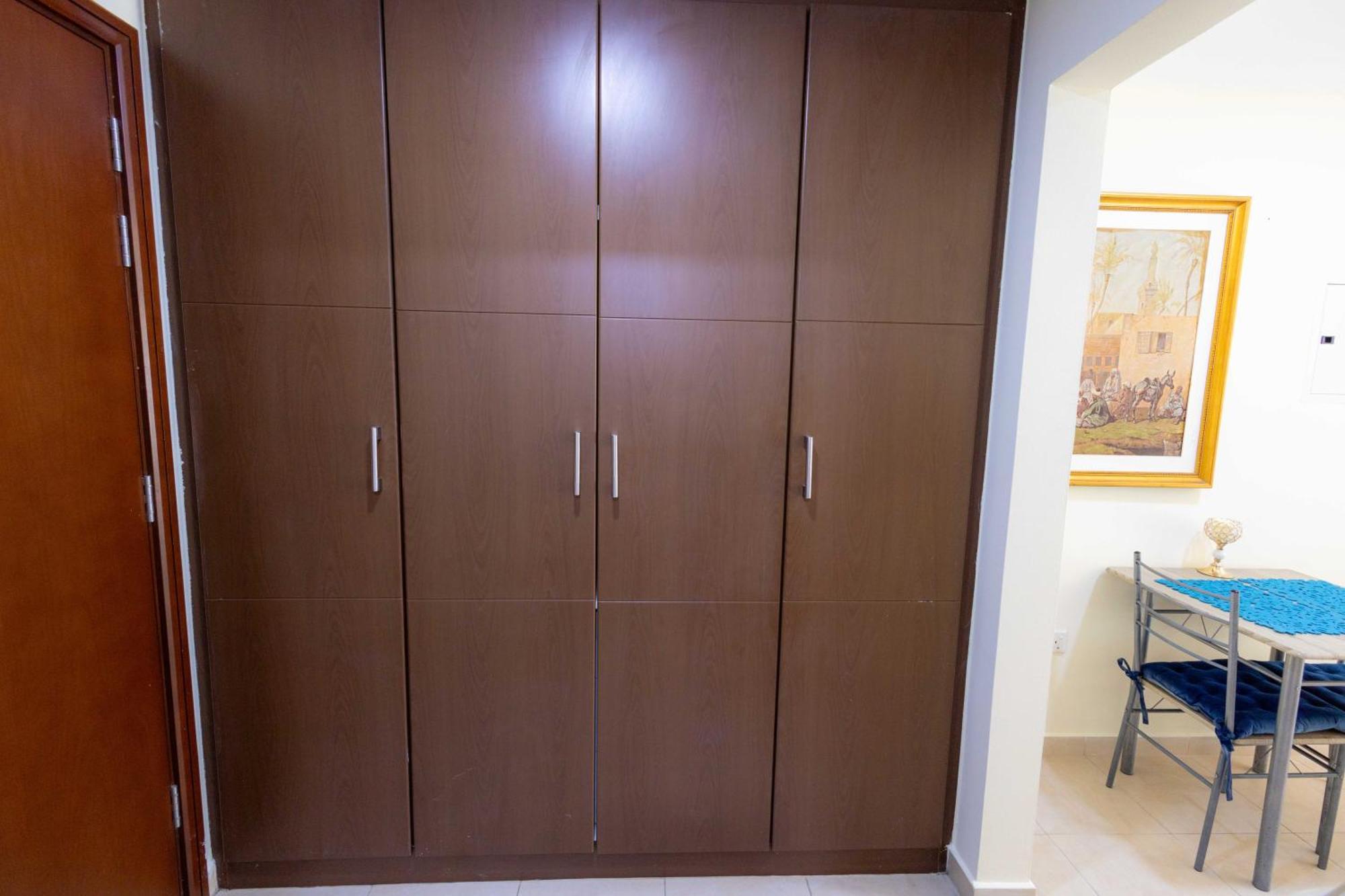 Apartment Lux Studio Apartment, Burj Al Nujoom