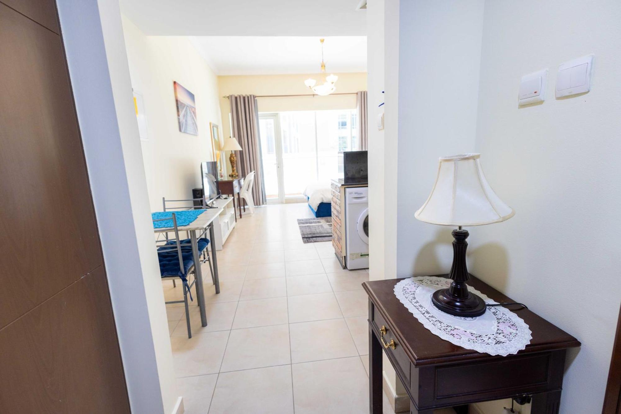 Lux Studio Apartment, Burj Al Nujoom Apartment *